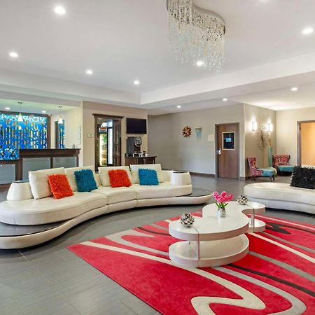 Best Western Plus Pleasanton Hotel Екстериор снимка