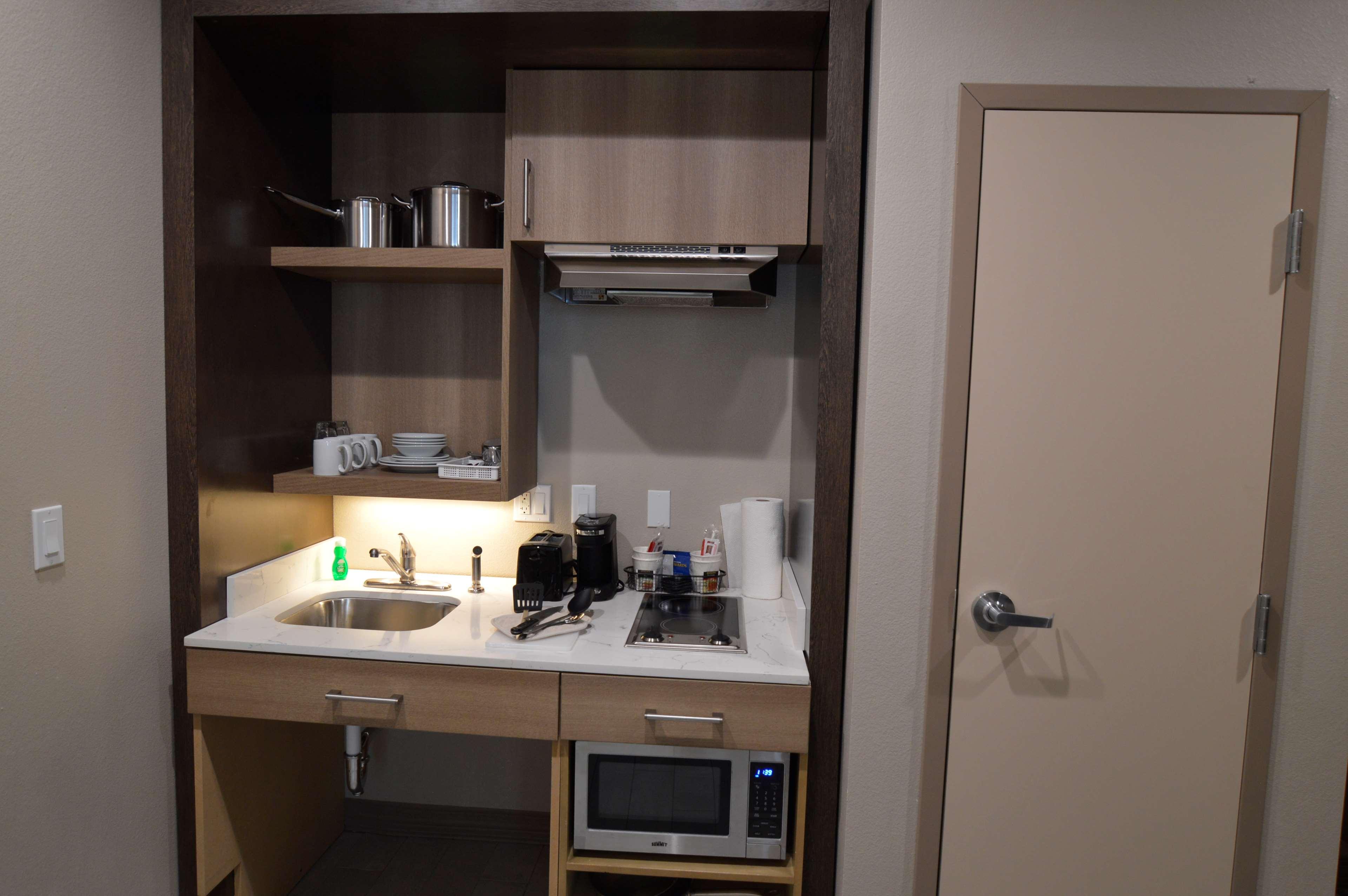 Best Western Plus Pleasanton Hotel Екстериор снимка