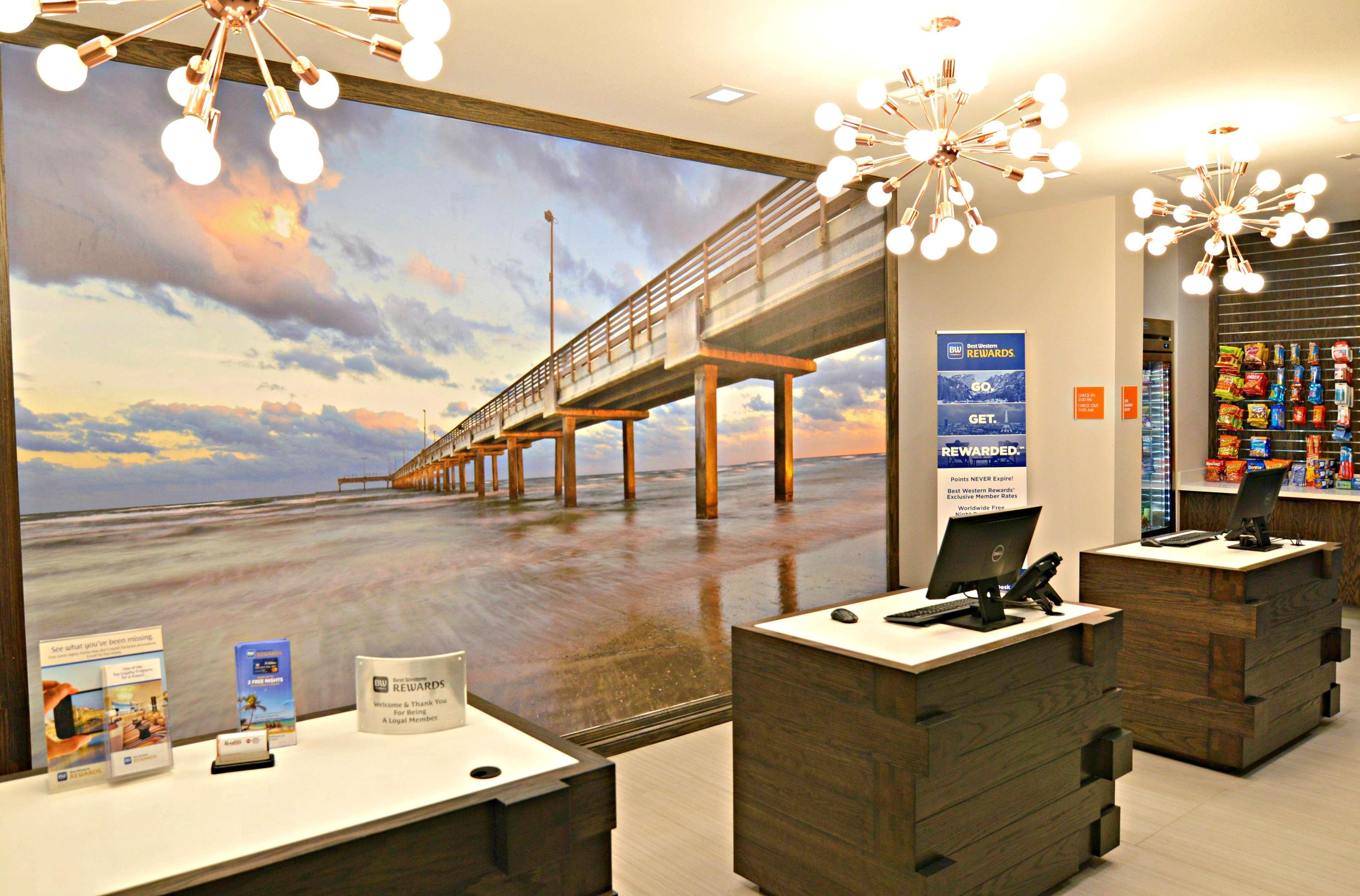 Best Western Plus Pleasanton Hotel Екстериор снимка