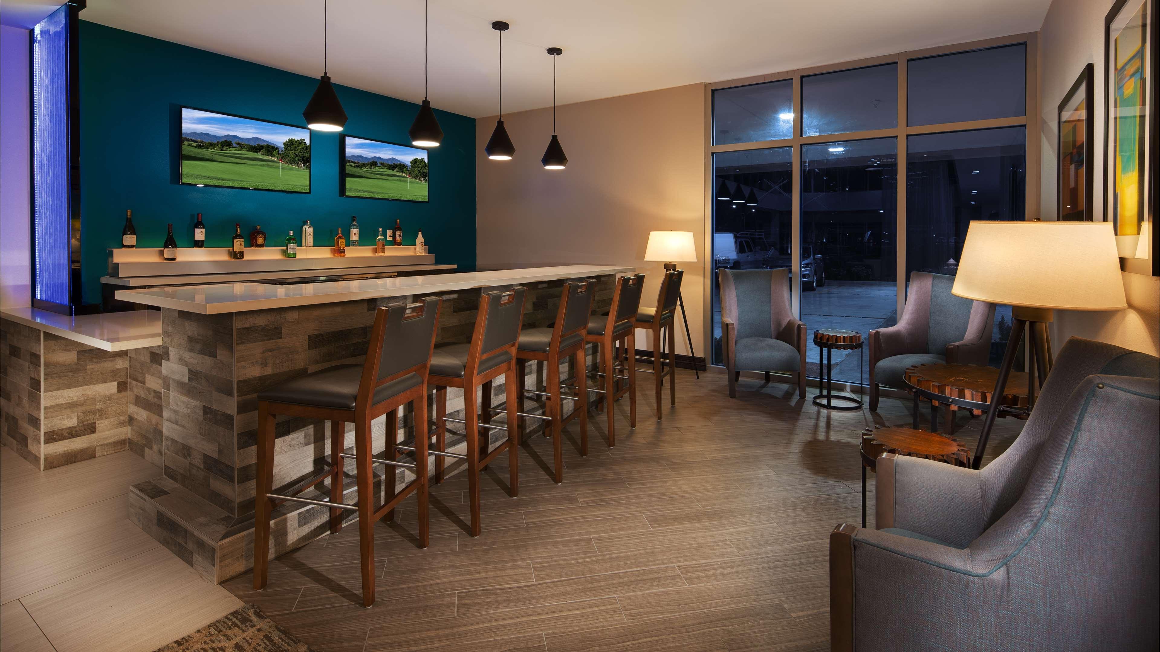 Best Western Plus Pleasanton Hotel Екстериор снимка