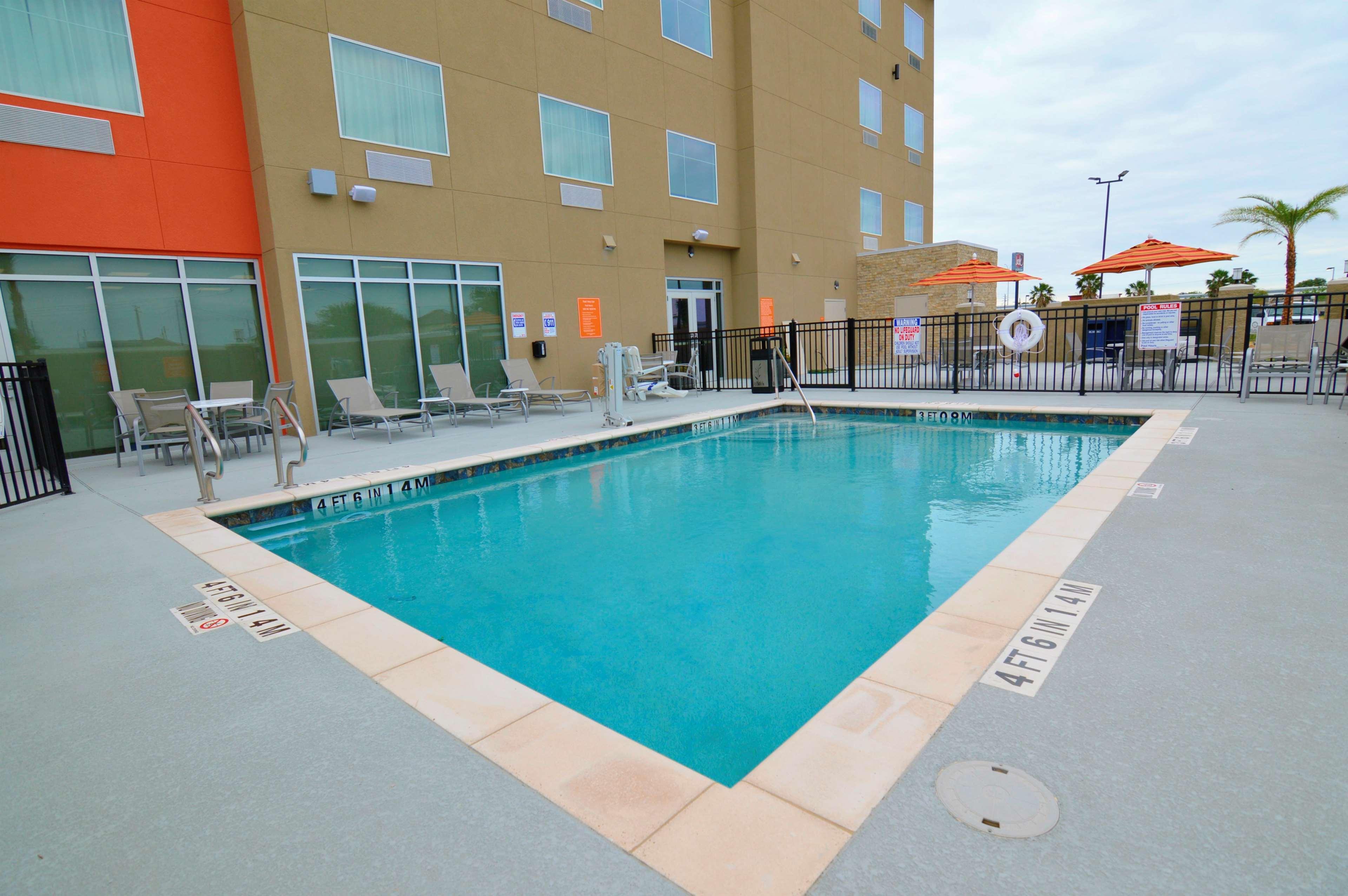 Best Western Plus Pleasanton Hotel Екстериор снимка