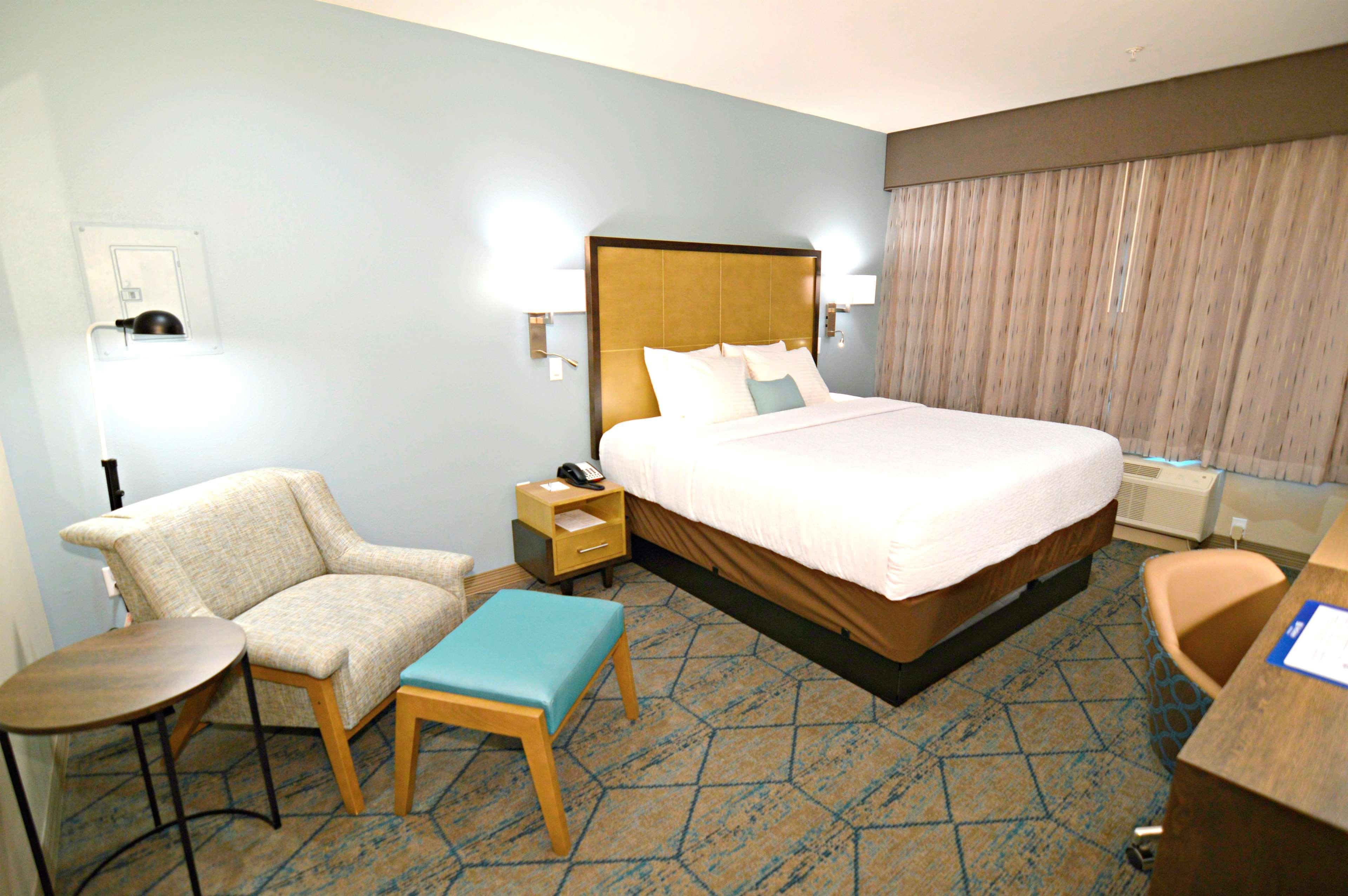 Best Western Plus Pleasanton Hotel Екстериор снимка