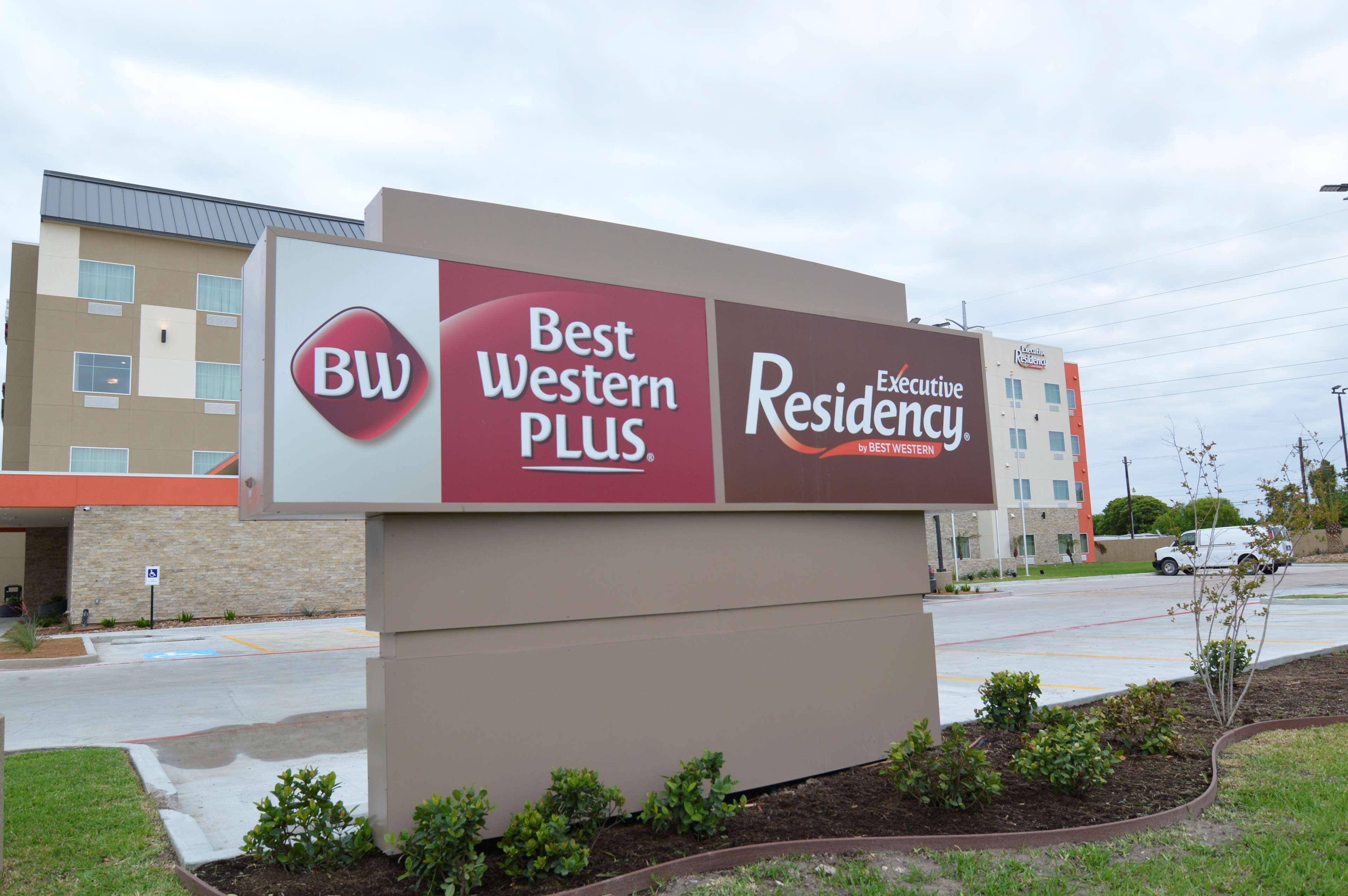 Best Western Plus Pleasanton Hotel Екстериор снимка