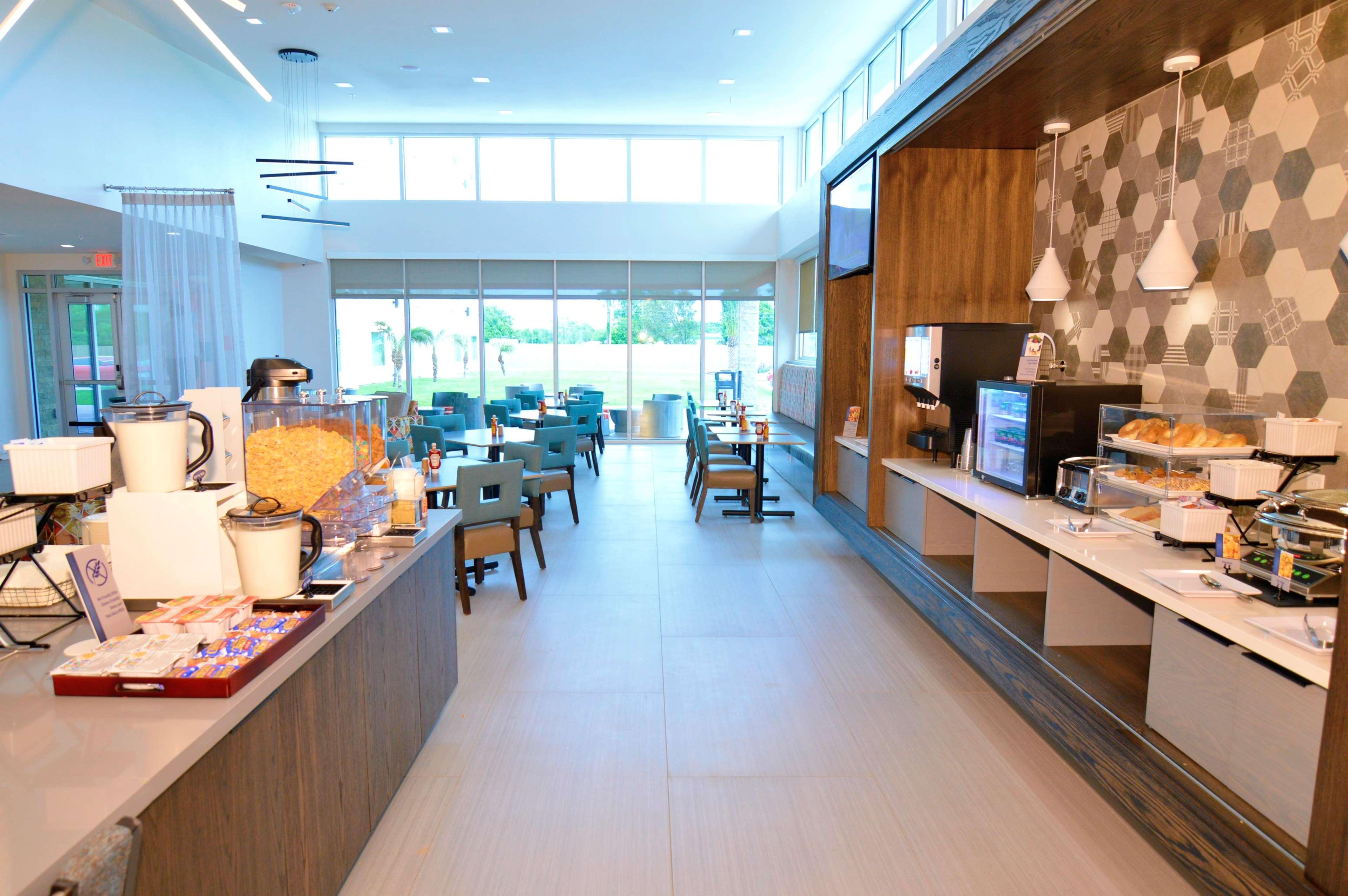 Best Western Plus Pleasanton Hotel Екстериор снимка