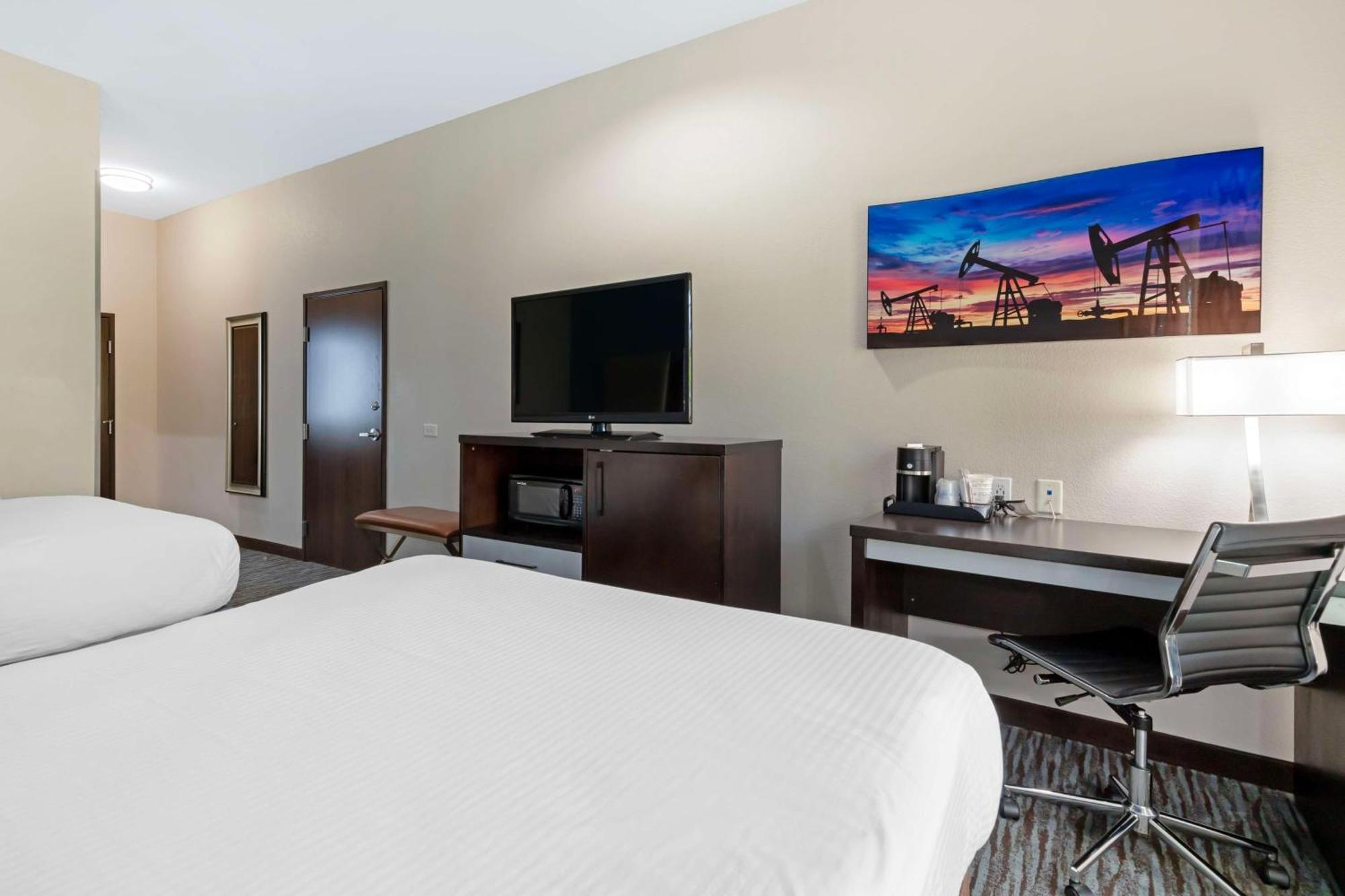Best Western Plus Pleasanton Hotel Екстериор снимка