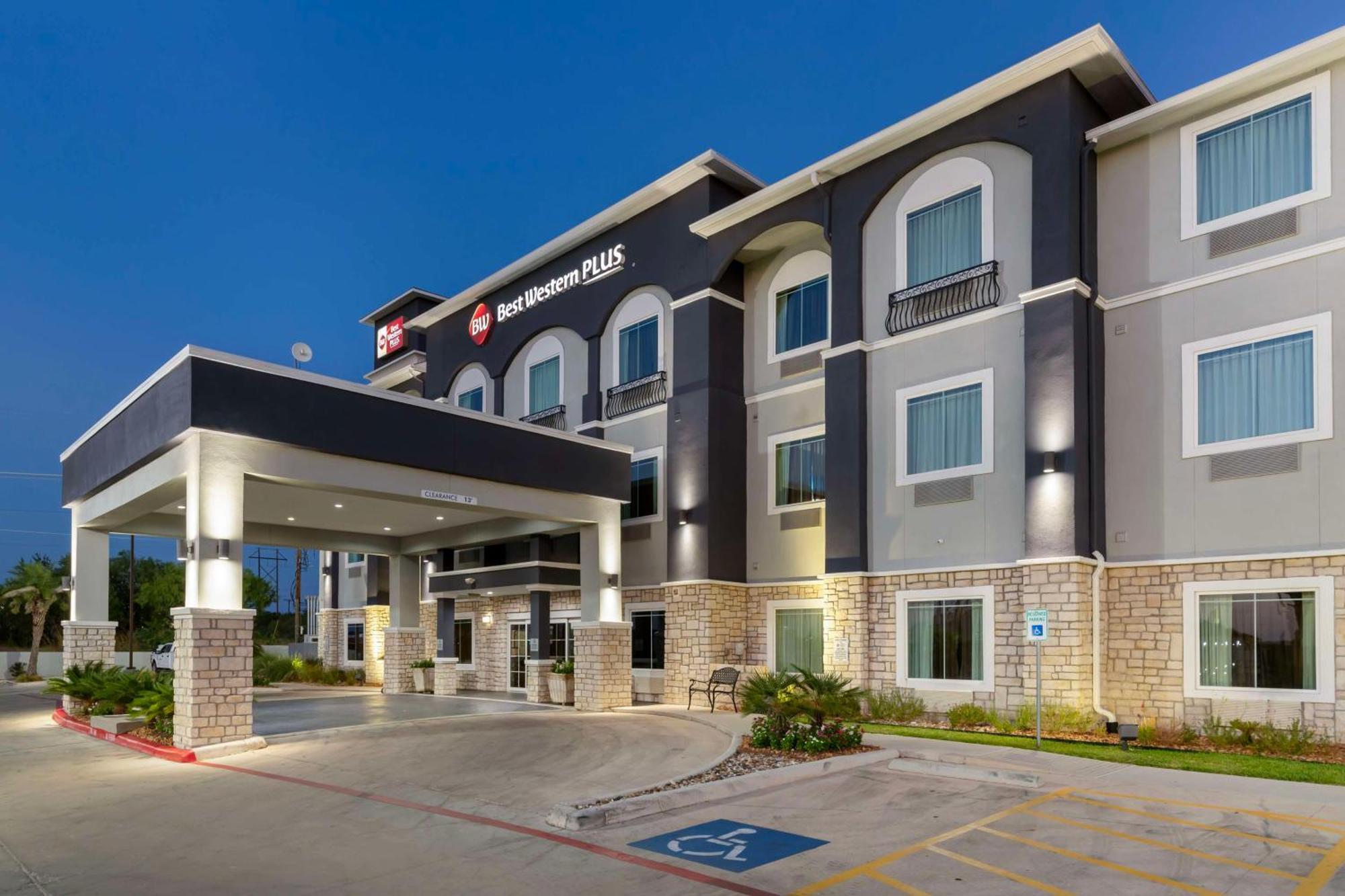 Best Western Plus Pleasanton Hotel Екстериор снимка